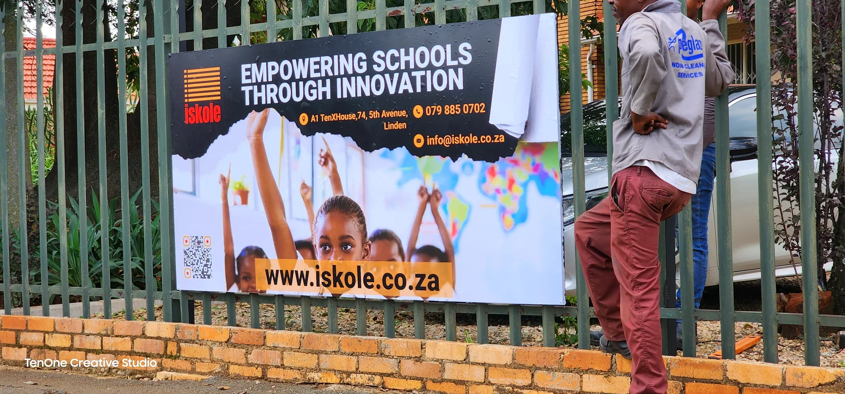 ISKOLE nameboard and signage installed at a school fence