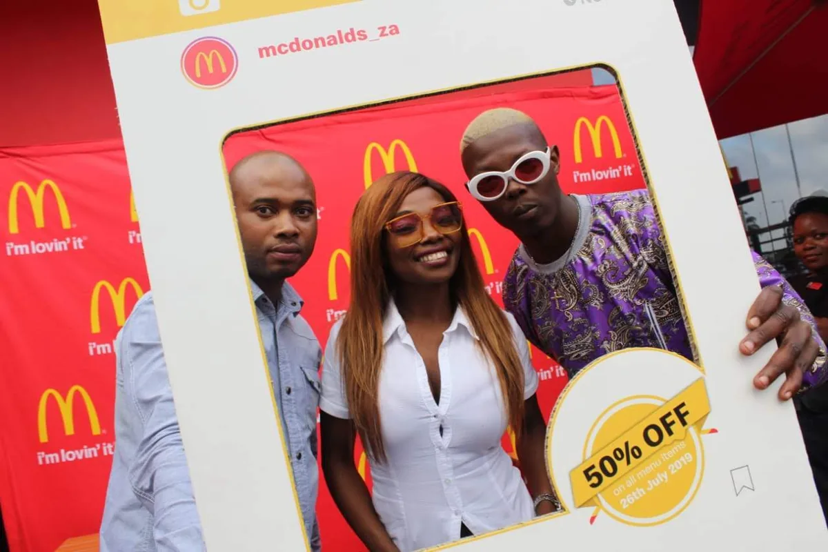 Retail activation photo frame moment